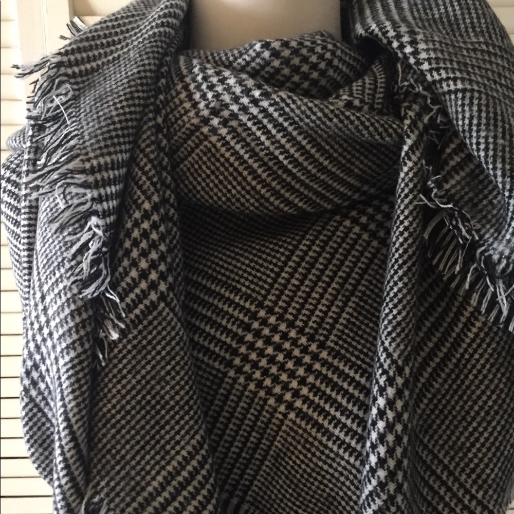 COTTON ON Black & White Large 58x58 Soft Scarf BNWT 💥1 Left💥